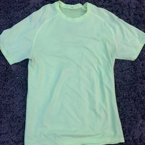 Lululemon men’s shirt